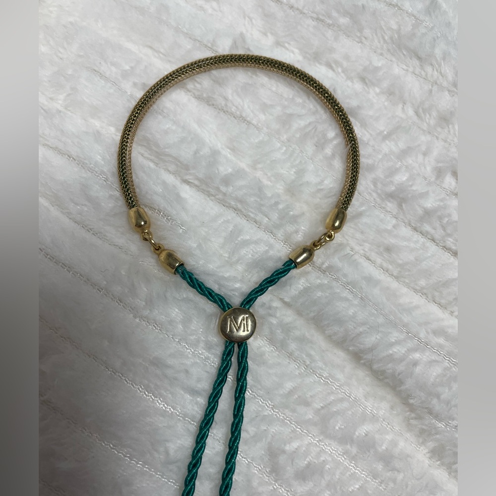 Elegant Green and Gold Women's Necklace